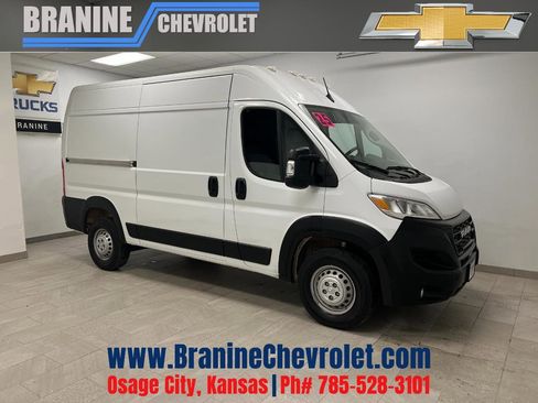 Used 2025 RAM ProMaster 2500 w/ Convenience Group FWD image 1