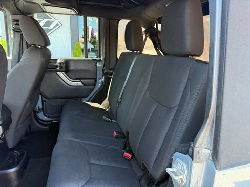 Used 2015 Jeep Wrangler Unlimited Sport w/ Quick Order Package 23S AWD/4WD image 19