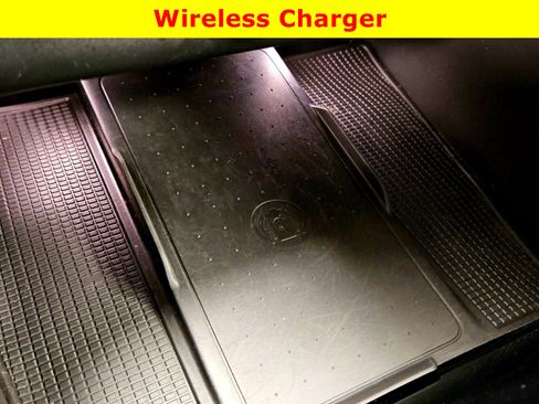 Used 2023 Volvo XC40 B5 Ultimate image 29