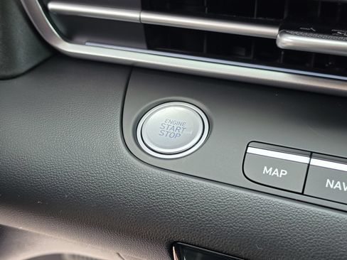 New 2026 Hyundai Elantra Limited FWD image 34