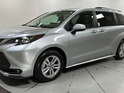 Used 2025 Toyota Sienna XLE
