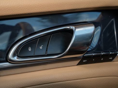 Used 2015 Porsche Panamera S RWD image 64