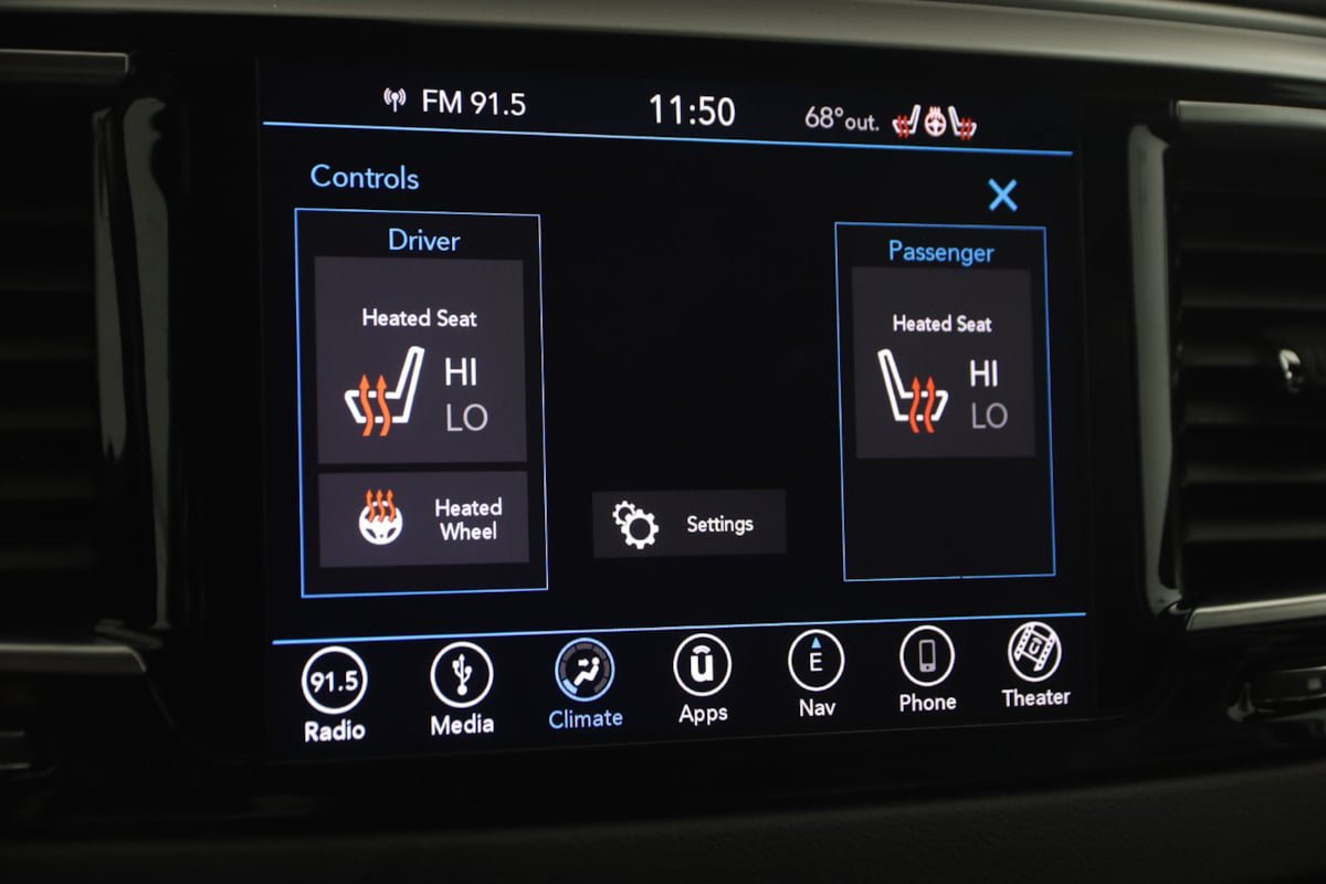 Used 2019 Chrysler Pacifica Touring-L Plus w/ S Appearance Package FWD image 8