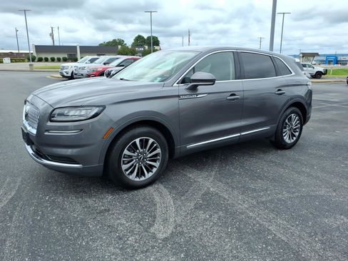 Used 2022 Lincoln Nautilus FWD w/ Premium Package image 3