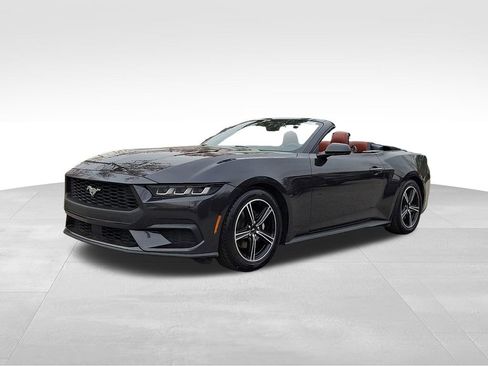 Used 2024 Ford Mustang Premium image 3