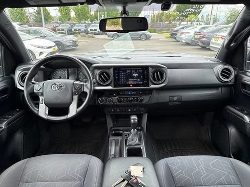 Used 2016 Toyota Tacoma TRD Sport AWD/4WD image 46