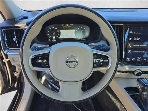 Used 2019 Volvo S60 T5 Inscription image 18