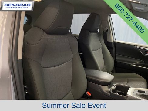 Used 2025 Toyota RAV4 XLE AWD/4WD image 39