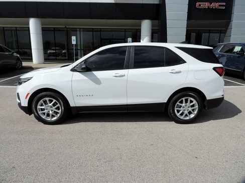 Used 2024 Chevrolet Equinox LS FWD image 8