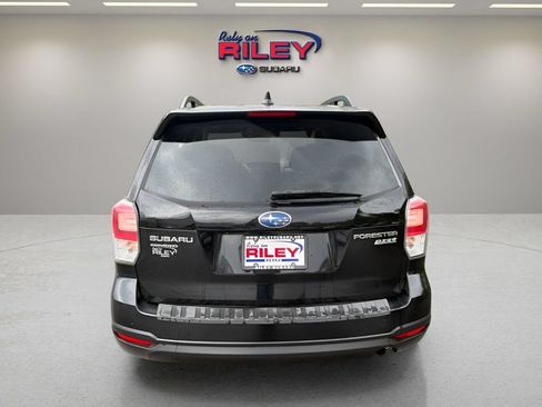 Used 2017 Subaru Forester 2.5i Premium AWD/4WD image 4