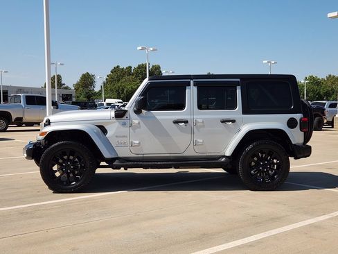 Used 2023 Jeep Wrangler Unlimited Sahara AWD/4WD image 4