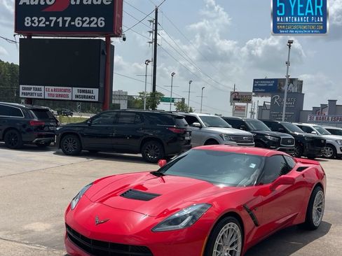 Used 2019 Chevrolet Corvette Stingray Coupe w/ Carbon Flash Badge Package RWD image 1