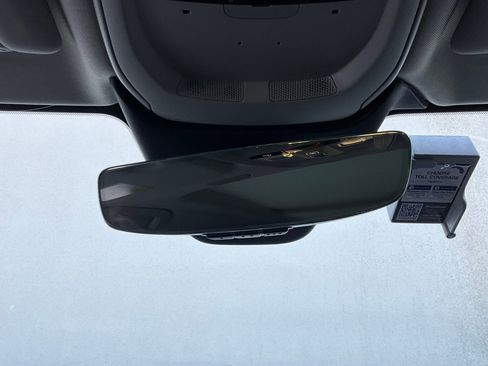 Used 2025 Volvo V60 B5 Cross Country Plus image 17