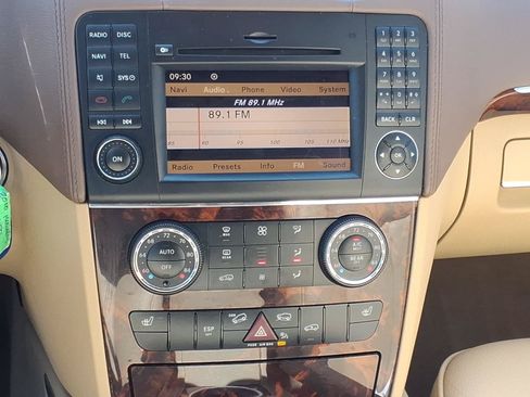 Used 2010 Mercedes-Benz GL 450 4MATIC image 6