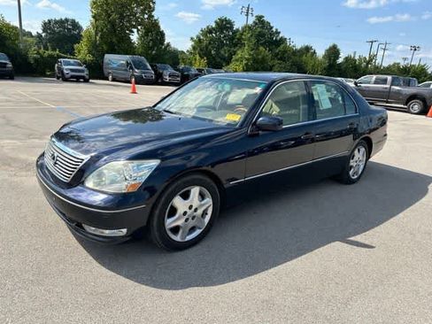 Used 2004 Lexus LS 430 w/ Premium Pkg RWD image 2