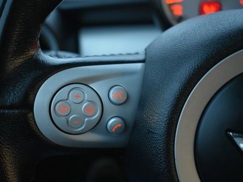 Used 2010 MINI Cooper Clubman Hardtop w/ Premium Pkg image 18