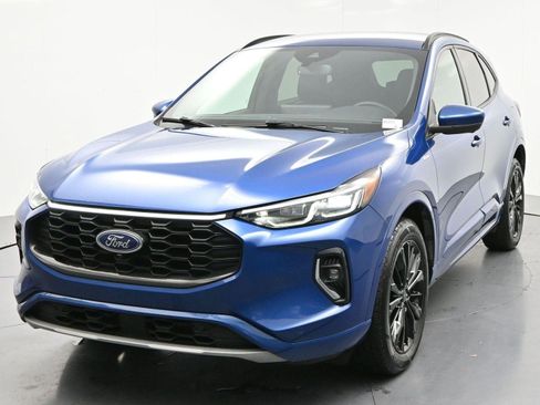 Used 2023 Ford Escape ST-Line Elite AWD/4WD image 3