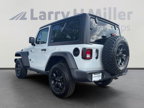 Used 2022 Jeep Wrangler Sport AWD/4WD image 3