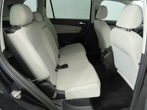 Used 2021 Volkswagen Tiguan S image 22