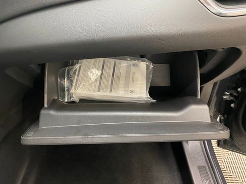 Used 2023 Chevrolet Equinox LT image 42