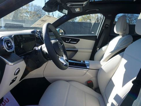 Used 2026 Mercedes-Benz GLC 300 4MATIC image 9