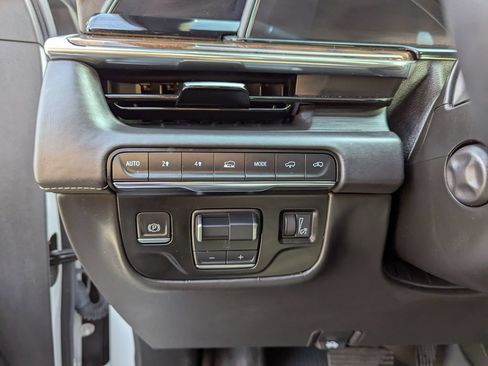 Used 2022 Cadillac Escalade ESV Sport Platinum AWD/4WD image 14