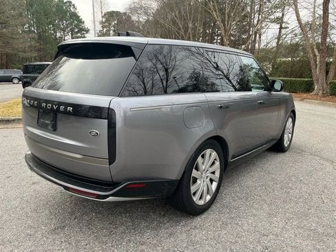 Certified 2023 Land Rover Range Rover SE image 9