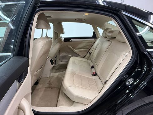 Used 2013 Volkswagen Passat TDI SE FWD image 19