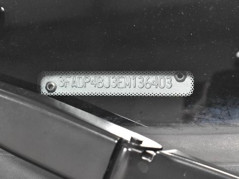 Used 2014 Ford Fiesta SE image 30