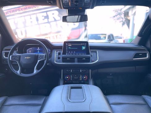 Used 2023 Chevrolet Suburban Premier image 5