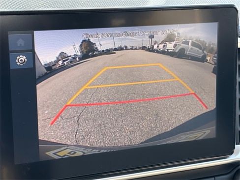 Used 2024 Hyundai Venue SEL image 23