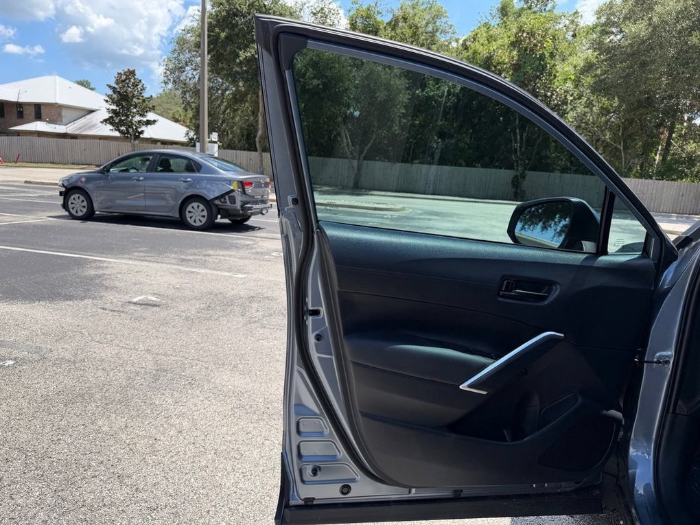 Used 2024 Toyota Corolla Cross LE FWD image 38