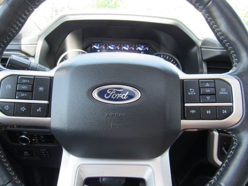 Used 2024 Ford Expedition XLT AWD/4WD image 21