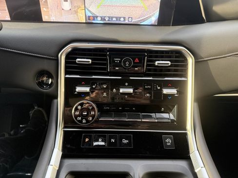 New 2026 Nissan Armada SL w/ Captain's Chari Seat Package image 11