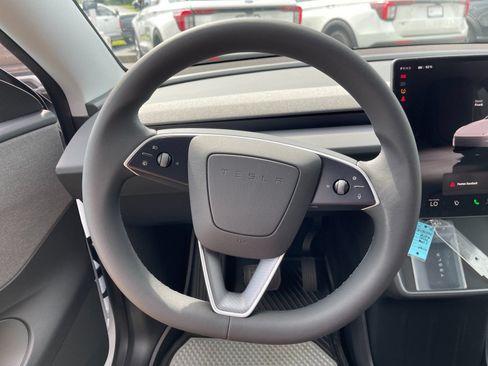 Used 2026 Tesla Model Y 2WD image 24