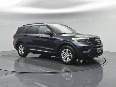 Used 2023 Ford Explorer XLT RWD image 7