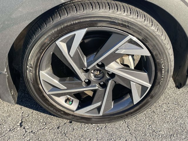 Used 2025 Hyundai Elantra Sport FWD image 8
