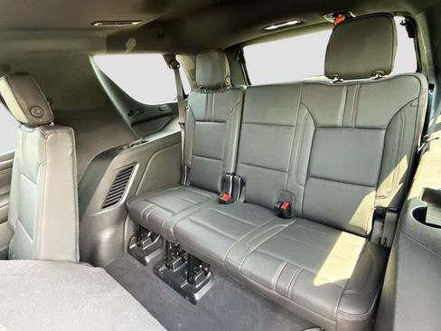 Used 2022 Chevrolet Tahoe RST w/ Luxury Package AWD/4WD image 37