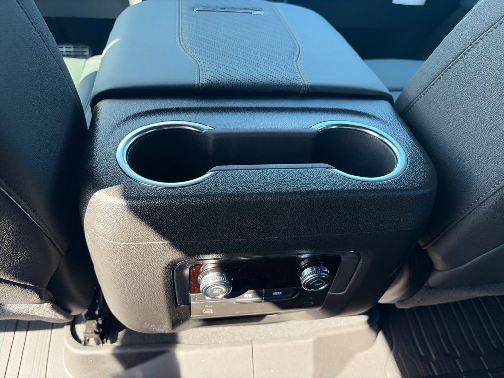 New 2026 GMC Yukon AT4 w/ AT4 Premium Package AWD/4WD image 13