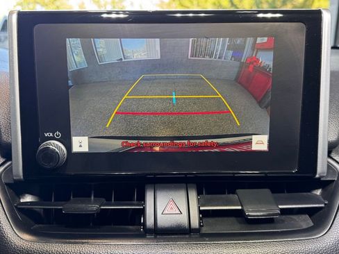 Certified 2023 Toyota RAV4 LE AWD/4WD image 31