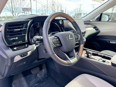 Used 2025 Lexus RX 350 Premium Plus image 21