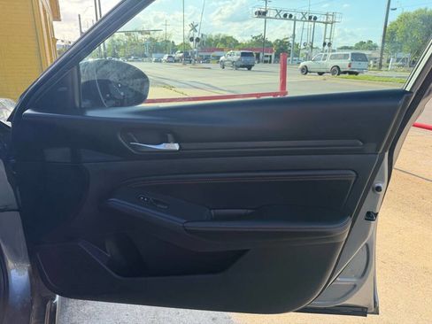 Used 2020 Nissan Altima 2.5 SR image 14