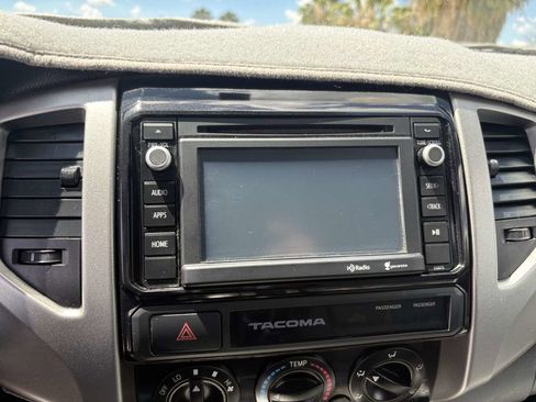 Used 2015 Toyota Tacoma PreRunner w/ SR5 Package image 37