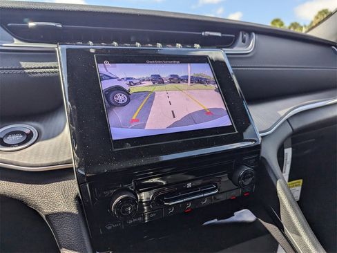 New 2025 Jeep Grand Cherokee Laredo w/ MOPAR Finishing Package image 20