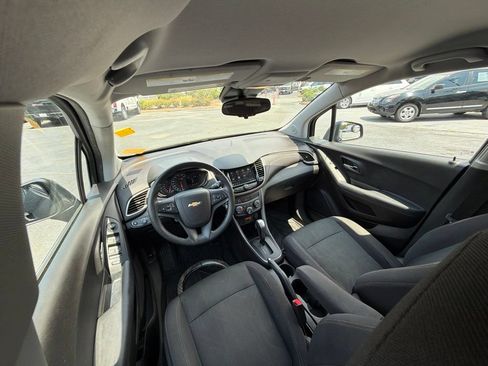 Used 2018 Chevrolet Trax LT FWD image 10