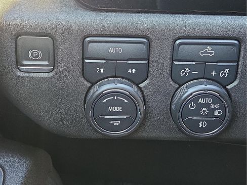 Certified 2023 Chevrolet Silverado 1500 RST image 19