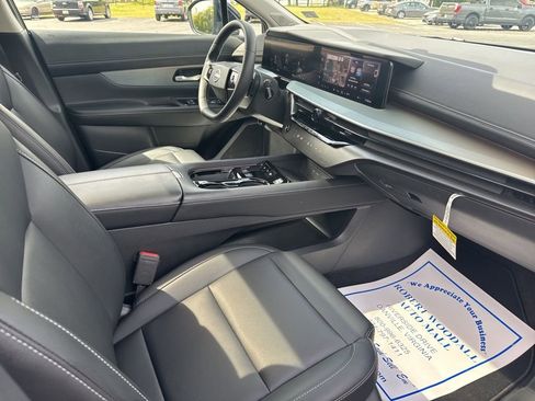 Used 2025 Nissan Murano SL AWD/4WD image 13