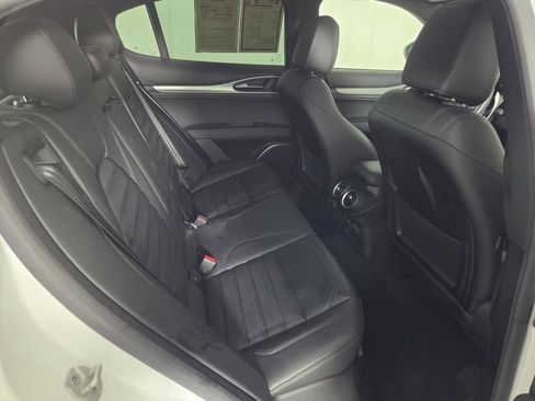 Used 2023 Alfa Romeo Stelvio Veloce AWD/4WD image 30