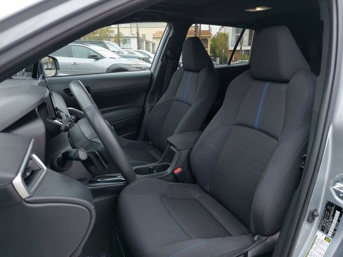 Used 2024 Toyota Corolla Cross AWD Hybrid w/ Moonroof Package image 14
