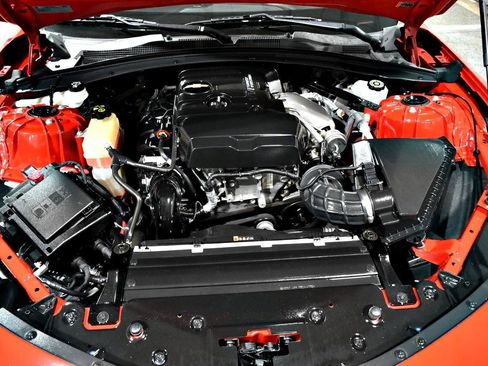 Used 2018 Chevrolet Camaro LT RWD image 23